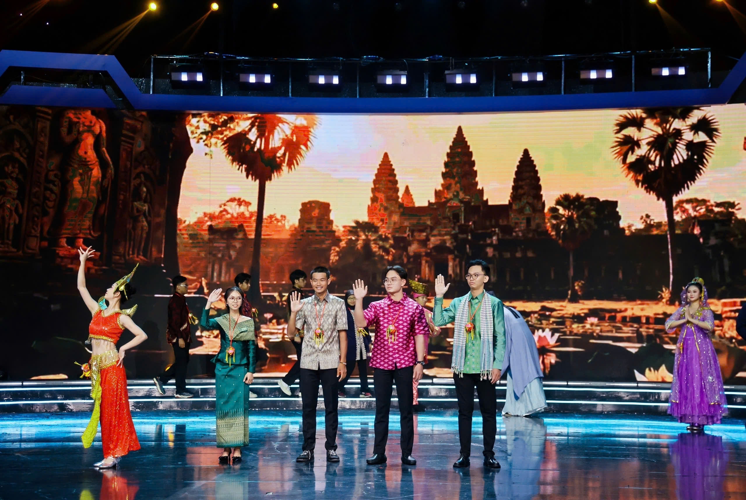ការប្រកួតប្រជែងបញ្ញាសិប្បនិម្មិតចិន-អាស៊ានបិទបញ្ចប់៖ ការលើកកម្ពស់កិច្ចសហប្រតិបត្តិការឌីជីថលក្នុងតំបន់ បើកឱកាសថ្មីសម្រាប់ប្រទេសកម្ពុជា ការប្រកួតប្រជែងបញ្ញាសិប្បនិម្មិតចិន-អាស៊ានបិទបញ្ចប់៖ ការលើកកម្ពស់កិច្ចសហប្រតិបត្តិការឌីជីថលក្នុងតំបន់ បើកឱកាសថ្មីសម្រាប់ប្រទេសកម្ពុជា