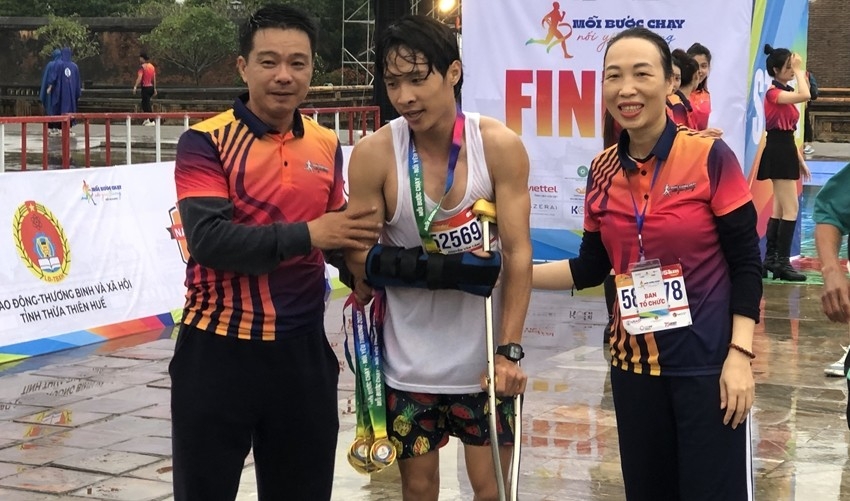 អត្តពលិកជាង ៥,០០០ នាក់រត់ប្រណាំងគ្នា និងភ្ជាប់ទំនាក់ទំនងជាមួយជនពិការ