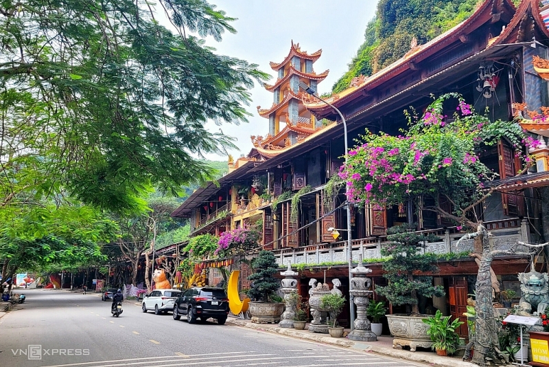 តំបន់ទេសចរណ៍ខាងវិញ្ញាណដ៏ល្បីល្បាញនៅ Do Son, Hai Phong តំបន់ទេសចរណ៍ខាងវិញ្ញាណដ៏ល្បីល្បាញនៅ Do Son, Hai Phong