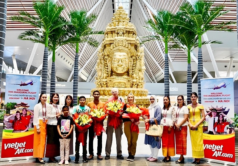 ក្រុមហ៊ុនអាកាសចរណ៍ Vietjet របស់វៀតណាមកំពុងដំណើរការជើងហោះហើរត្រង់ពីទីក្រុងហាណូយទៅកាន់ទីក្រុងបេតិកភណ្ឌខេត្តសៀមរាប (កម្ពុជា)។