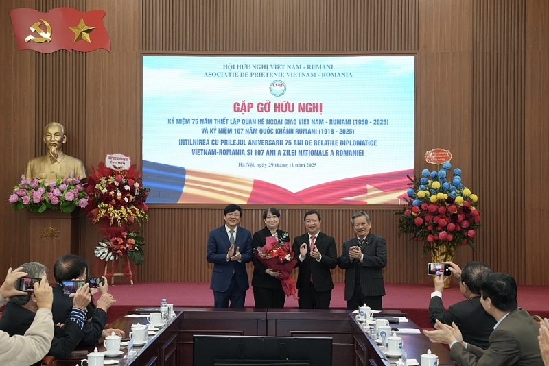 ការផ្លាស់ប្តូរប្រជាជន និងប្រជាជន ពង្រីកចំណងមិត្តភាពវៀតណាម-រ៉ូម៉ានី ការផ្លាស់ប្តូរប្រជាជន និងប្រជាជន ពង្រីកចំណងមិត្តភាពវៀតណាម-រ៉ូម៉ានី