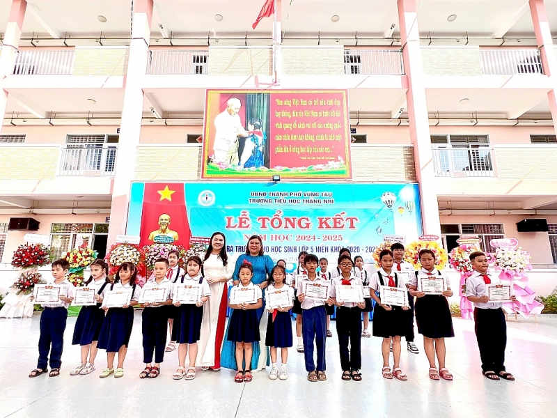 លោកវេជ្ជបណ្ឌិត Tra My បង្ហាញពីអាថ៌កំបាំងក្នុងការជួយកូនរបស់គាត់ឱ្យ 