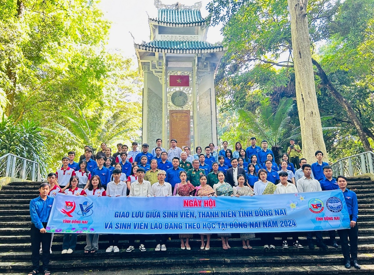 ດົ່ງນາຍ: ເອົາໃຈໃສ່ເຖິງການເຄື່ອນໄຫວການທູດປະຊາຊົນຢູ່ເຂດຊຸມຊົນ ດົ່ງນາຍ: ເອົາໃຈໃສ່ເຖິງການເຄື່ອນໄຫວການທູດປະຊາຊົນຢູ່ເຂດຊຸມຊົນ