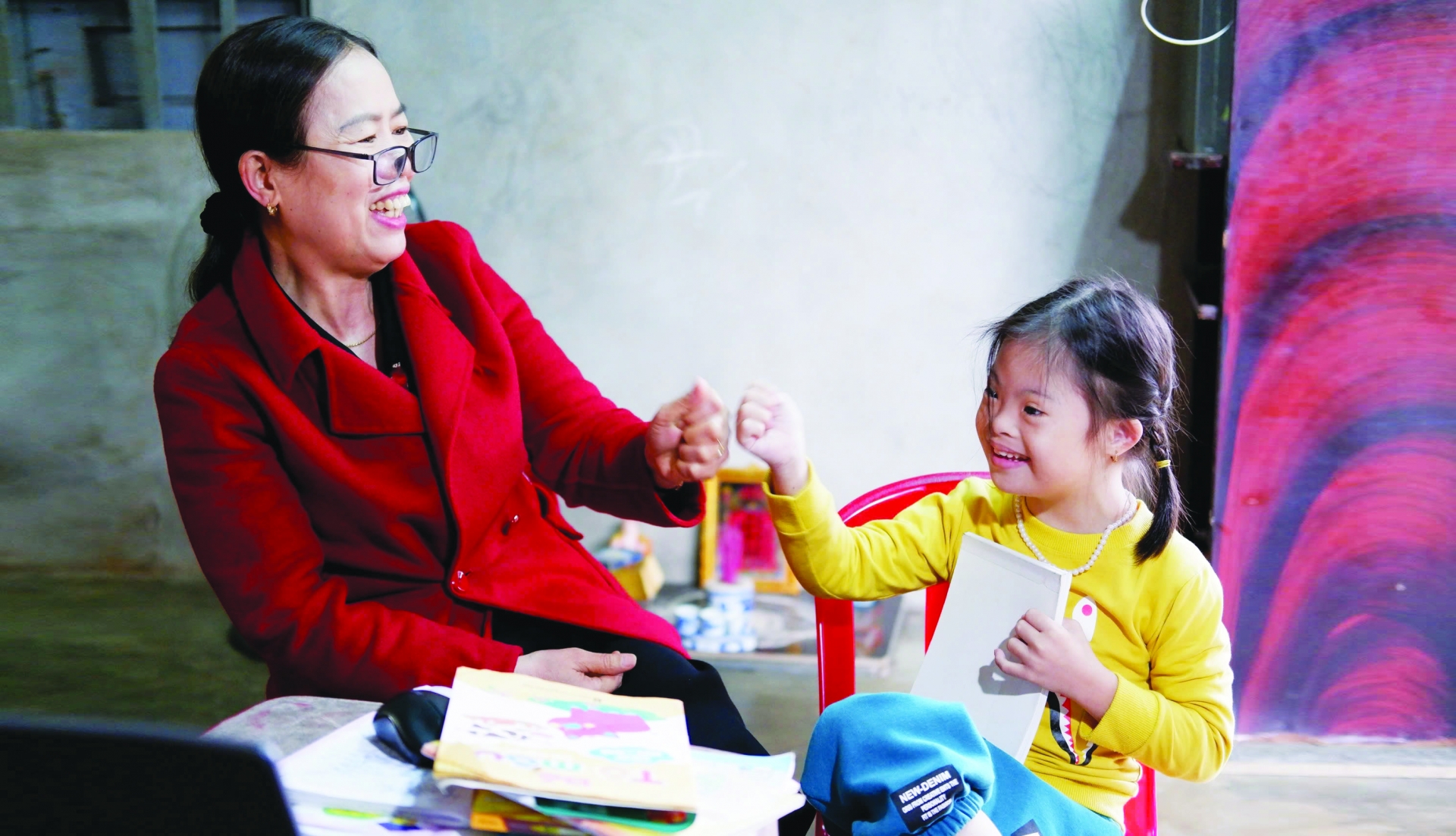 Catholic Relief Services: ຊ່ວຍເພື່ອນມິດໃນການເດີນທາງຂອງຄວາມສຸກ Catholic Relief Services: ຊ່ວຍເພື່ອນມິດໃນການເດີນທາງຂອງຄວາມສຸກ