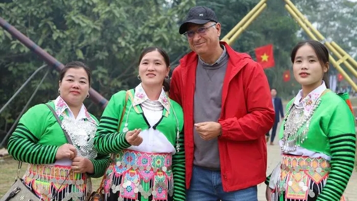 ຂົວເຊື່ອມຕໍ່​ເພື່ອ​ໂຄສະນາ​ວັດທະນະທຳ​ຂອງ​ຊາດ​ໃຫ້​ແກ່​ນັກ​ທ່ອງ​ທ່ຽວ