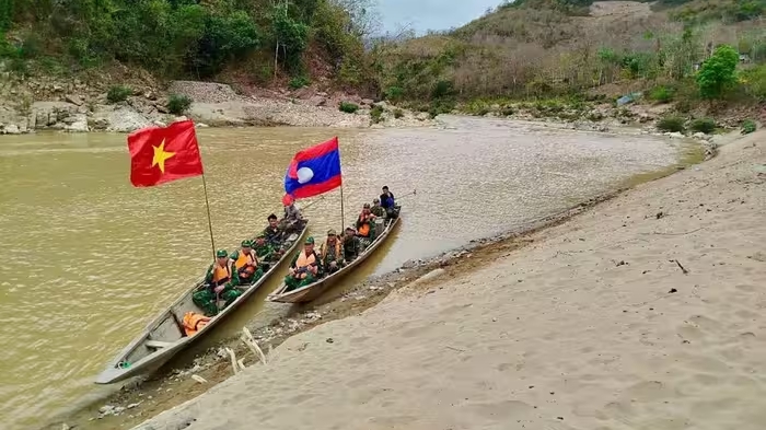 ທະຫານຊາຍແດນແຂວງ ເງ້ອານ ແລະ ແຂວງຊຽງຂວາງ, ລາວ ລາດຕະເວນກວດການສອງຝ່າຍ ເພື່ອຮັກສາຊາຍແດນ