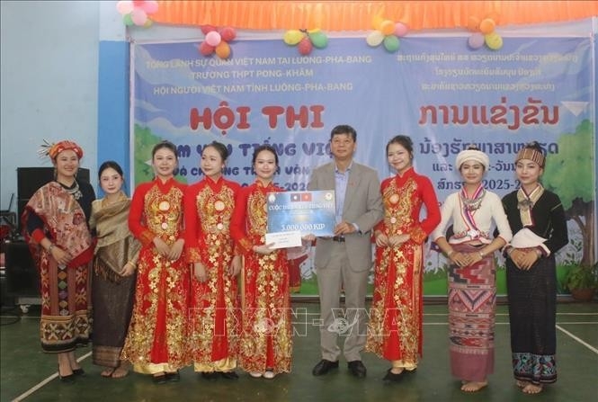 “ນ້ອງຮັກພາສາຫວຽດນາມ” ທີ່ຫຼວງພະບາງ: ເພີ່ມພູນຄູນສ້າງນ້ຳໃຈມິດຕະພາບຫວຽດນາມ-ລາວ “ນ້ອງຮັກພາສາຫວຽດນາມ” ທີ່ຫຼວງພະບາງ: ເພີ່ມພູນຄູນສ້າງນ້ຳໃຈມິດຕະພາບຫວຽດນາມ-ລາວ