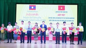 ພົບປະກັບນັກສຶກສາລາວ ທີ່ແຂວງແທງຮວາ ໃນໂອກາດບຸນປີໃໝ່ 2026