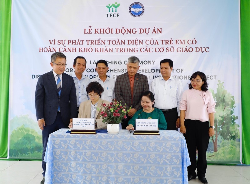 ເປີດຕົວໂຄງການທີ່ມີມູນຄ່າຫຼາຍກວ່າ 11,3 ຕື້ດົ່ງ ເພື່ອຊ່ວຍເຫຼືອເດັກນ້ອຍທີ່ດ້ອຍໂອກາທີ່ ເກີນເທີ ເປີດຕົວໂຄງການທີ່ມີມູນຄ່າຫຼາຍກວ່າ 11,3 ຕື້ດົ່ງ ເພື່ອຊ່ວຍເຫຼືອເດັກນ້ອຍທີ່ດ້ອຍໂອກາທີ່ ເກີນເທີ