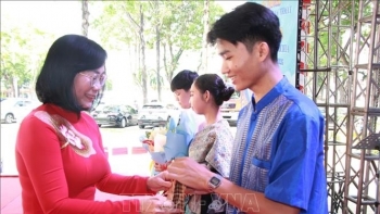 ຮັດແໜ້ນນ້ຳໃຈມິດຕະພາບໂດຍຜ່ານການພົບປະແລກປ່ຽນຊາວໜຸ່ມຫວຽດນາມ ແລະ ລາວ ແລະ ກຳປູເຈຍ