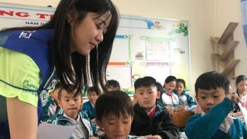 ນັກຮຽນ ດາຫຼາດ ໄດ້ຮັບຄວາມຮູ້ກ່ຽວກັບວັດທະນະທຳ ສ.ເກົາຫຼີ ຕື່ມອີກ ຈາກອາສາສະໝັກຂອງປະເທດເພື່ອນມິດ