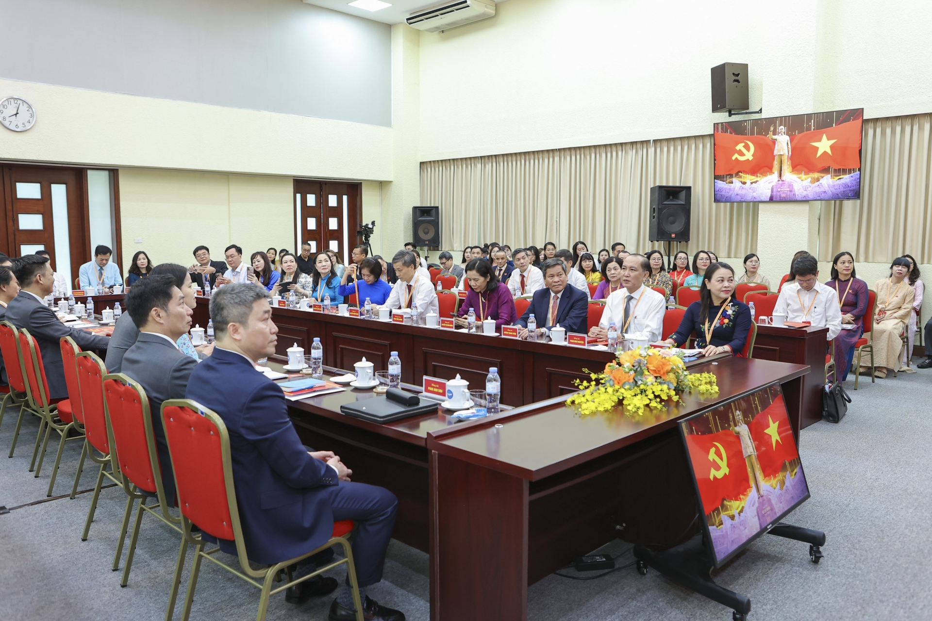 ອົງຄະນະພັກສະຫະພັນບັນດາອົງການມິດຕະພາບຫວຽດນາມ ອາຍຸການ 2025 - 2030: ສືບຕໍ່ນະວັດຕະກໍາ, ຫັນເປັນມືອາຊີບ, ສ້າງພື້ນຖານການທູດປະຊາຊົນມີຄວາມກ້າຫານ, ທັນສະໄຫມ ແລະ ມີປະສິດຕິພາບ ອົງຄະນະພັກສະຫະພັນບັນດາອົງການມິດຕະພາບຫວຽດນາມ ອາຍຸການ 2025 - 2030: ສືບຕໍ່ນະວັດຕະກໍາ, ຫັນເປັນມືອາຊີບ, ສ້າງພື້ນຖານການທູດປະຊາຊົນມີຄວາມກ້າຫານ, ທັນສະໄຫມ ແລະ ມີປະສິດຕິພາບ