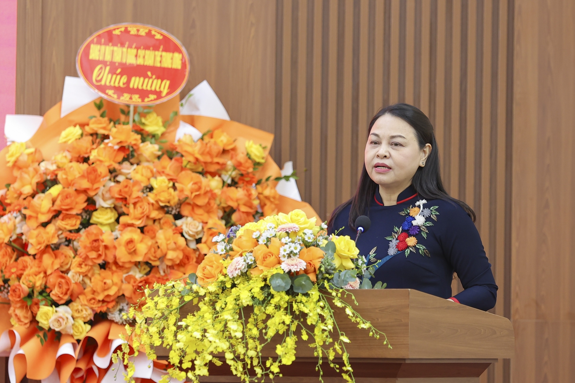 ອົງຄະນະພັກສະຫະພັນບັນດາອົງການມິດຕະພາບຫວຽດນາມ ອາຍຸການ 2025 - 2030: ສືບຕໍ່ນະວັດຕະກໍາ, ຫັນເປັນມືອາຊີບ, ສ້າງພື້ນຖານການທູດປະຊາຊົນມີຄວາມກ້າຫານ, ທັນສະໄຫມ ແລະ ມີປະສິດຕິພາບ ອົງຄະນະພັກສະຫະພັນບັນດາອົງການມິດຕະພາບຫວຽດນາມ ອາຍຸການ 2025 - 2030: ສືບຕໍ່ນະວັດຕະກໍາ, ຫັນເປັນມືອາຊີບ, ສ້າງພື້ນຖານການທູດປະຊາຊົນມີຄວາມກ້າຫານ, ທັນສະໄຫມ ແລະ ມີປະສິດຕິພາບ