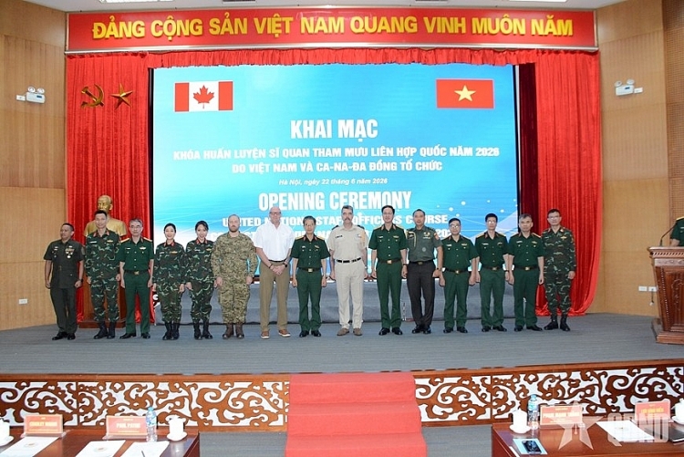 ຫວຽດນາມ - ການາດາ ໄຂຊຸດອົບຮົມນາຍທະຫານເສນາທິການ ສປຊ ທີ່ບັນລຸມາດຕະຖານສາກົນ ຫວຽດນາມ - ການາດາ ໄຂຊຸດອົບຮົມນາຍທະຫານເສນາທິການ ສປຊ ທີ່ບັນລຸມາດຕະຖານສາກົນ