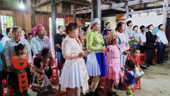 ກາວບັ່ງ: ບ່ອນທີ່ມີຄວາມສັດທາເຊື່ອມຕໍ່ຊຸມຊົນ