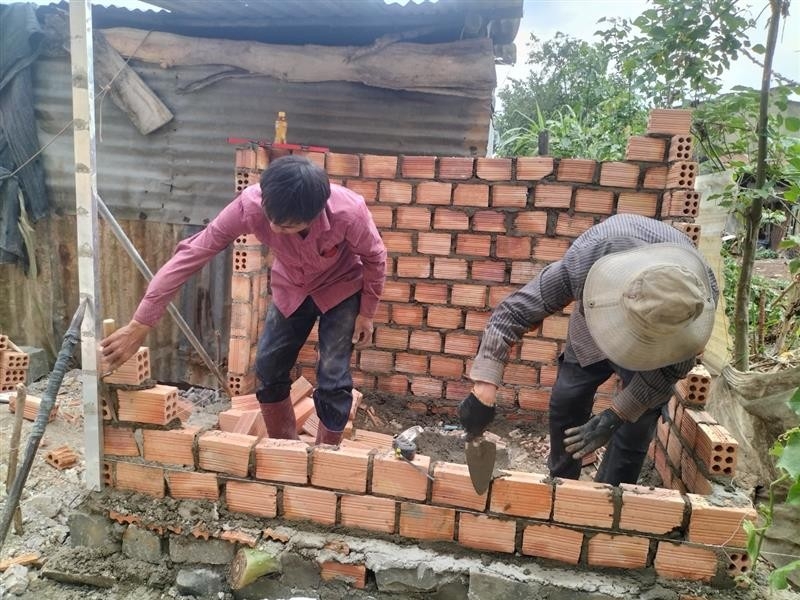 The DOVE Fund ອຸປະຖຳໂຄງການຫ້ອງນ້ຳ 27 ຫ້ອງໃຫ້ແກ່ຄອບຄົວຜູ້ປະສົບເຄາະຮ້າຍຈາກທາດພິດສີສົ້ມ The DOVE Fund ອຸປະຖຳໂຄງການຫ້ອງນ້ຳ 27 ຫ້ອງໃຫ້ແກ່ຄອບຄົວຜູ້ປະສົບເຄາະຮ້າຍຈາກທາດພິດສີສົ້ມ