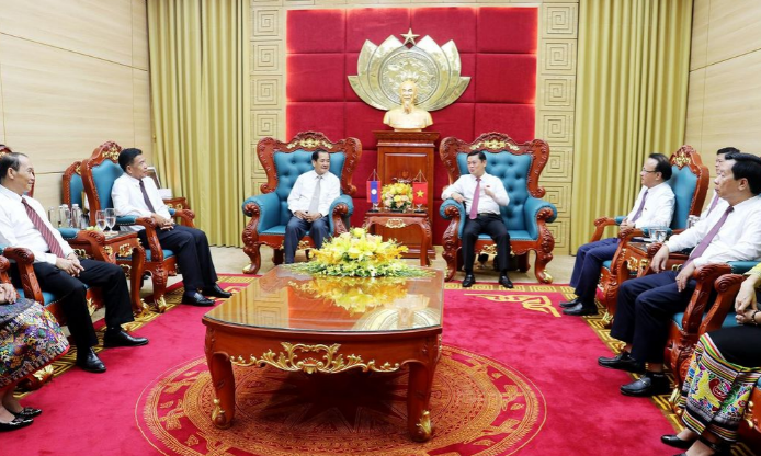 ເລຂາຄະນະພັກແຂວງ ເງ້ອານ ຕ້ອນຮັບການນຳແຂວງ ບໍລິຄຳໄຊ, ສປປ ລາວ ເລຂາຄະນະພັກແຂວງ ເງ້ອານ ຕ້ອນຮັບການນຳແຂວງ ບໍລິຄຳໄຊ, ສປປ ລາວ