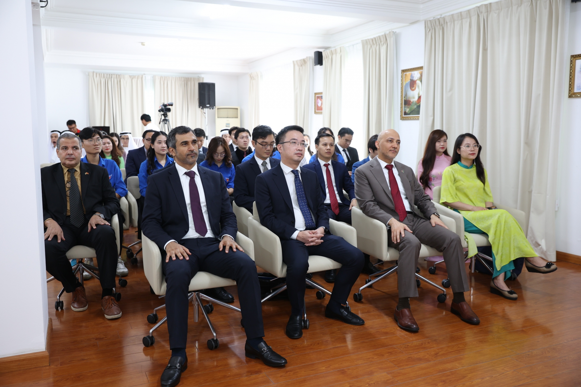 ຊຸກຍູ້ການຮ່ວມມື, ແລກປ່ຽນວັດທະນະທຳ, ຊາວໜຸ່ມລະຫວ່າງ ຫວຽດນາມ - UAE ຊຸກຍູ້ການຮ່ວມມື, ແລກປ່ຽນວັດທະນະທຳ, ຊາວໜຸ່ມລະຫວ່າງ ຫວຽດນາມ - UAE