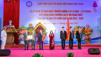 ສະຫະພັນ​ບັນດາ​ອົງການ​ມິດຕະພາບ ຫວຽດນາມ ສະເຫຼີມສະຫຼອງ 75 ປີແຫ່ງວັນມູນເຊື້ອ ແລະ ກອງປະຊຸມໃຫຍ່ແຂ່ງຂັນຜູ້ຮັກຊາດ ໄລຍະ 2025 - 2030