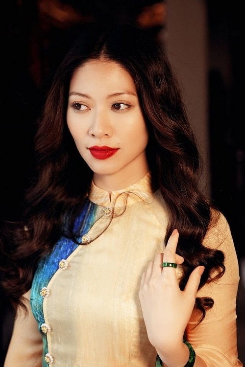 Không chỉ xinh đẹp Không chỉ xinh đẹp