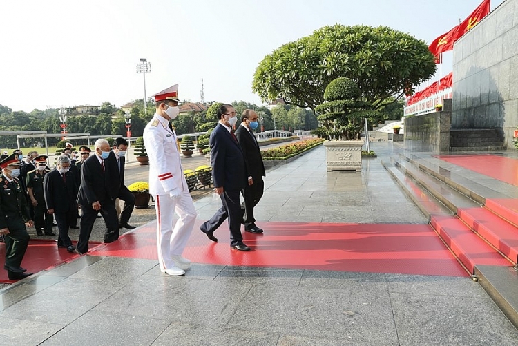 Photo Lãnh đạo Đảng Nhà nước vào Lăng viếng Chủ tịch Hồ Chí Minh Xã hội Vietnam VietnamPlus lanh dao dang nha nuoc mttq viet nam vao lang vieng bac