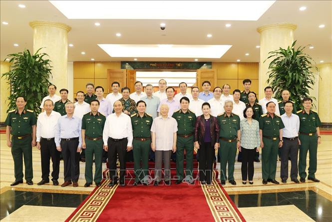 Tổng Bí thư, Chủ tịch nước chủ trì buổi làm việc với Ban Thường vụ Quân ủy Trung ương Chú thích ảnh