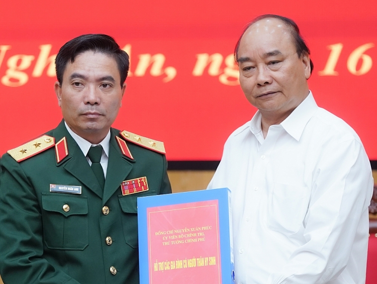 Thủ tướng chia buồn với Quân khu 4 Thủ tướng chia buồn với Quân khu 4