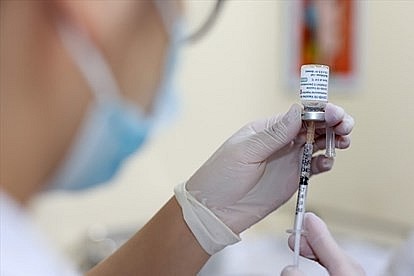 Hà Nội bắt đầu tiêm vaccine phòng COVID-19 cho trẻ từ quý IV (Ảnh minh họa) Hà Nội bắt đầu tiêm vaccine phòng COVID-19 cho trẻ từ quý IV (Ảnh minh họa)