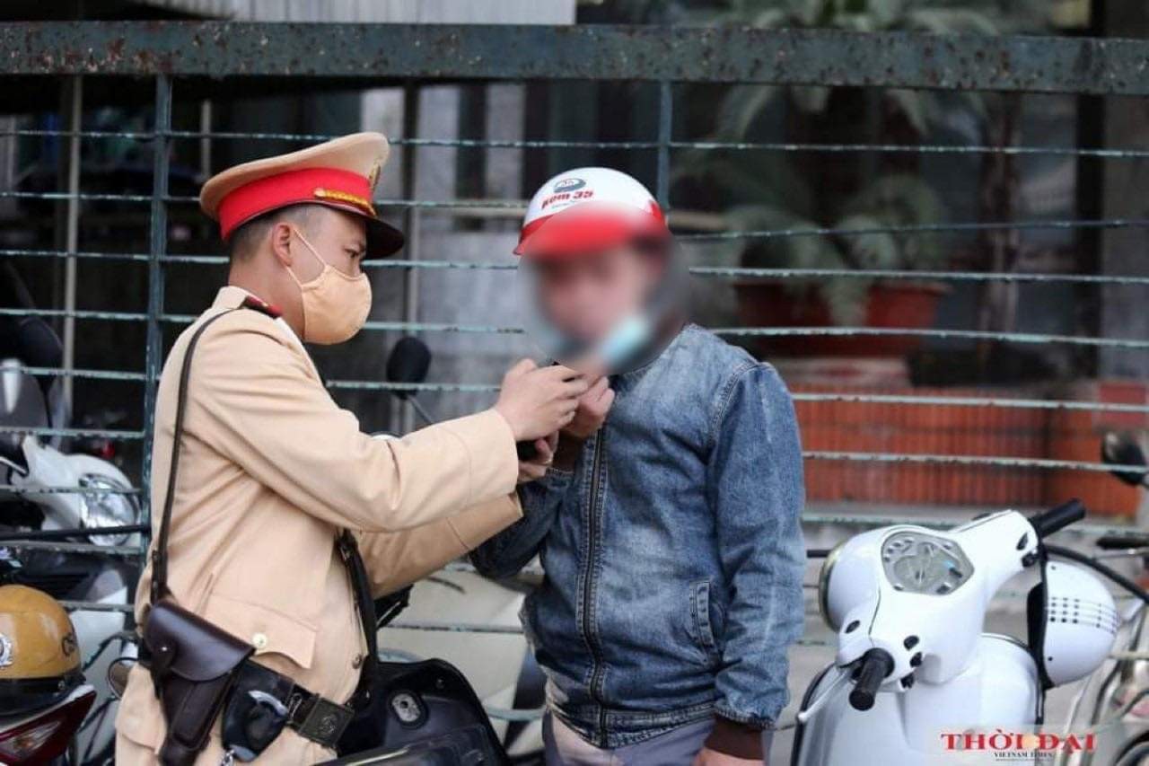 undefined CSGT Hà Nội: Đón lõng, mạnh tay xử lý “ma men” vượt địa bàn đi… uống rượu