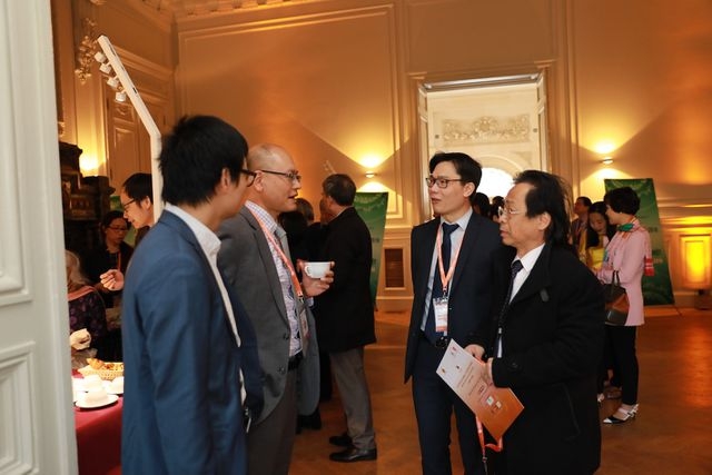 200 người Việt thành đạt, nổi tiếng thế giới bàn chuyện "Việt Nam lớn hay nhỏ?" 200 nguoi viet thanh dat noi tieng the gioi ban chuyen viet nam lon hay nho