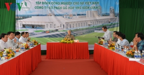 Hình ảnh Tổng Bí thư, Chủ tịch nước thăm, làm việc tại tỉnh Kiên Giang hinh anh tong bi thu chu tich nuoc tham lam viec tai tinh kien giang