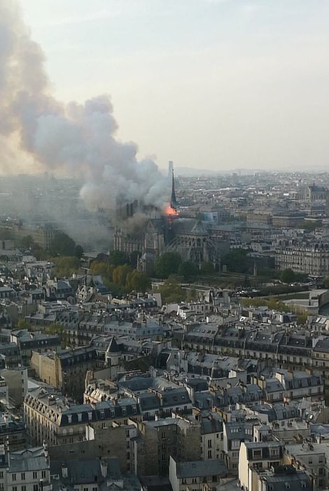 Cháy Nhà thờ Đức Bà Paris những hình ảnh đau lòng chay nha tho duc ba paris nhung hinh anh dau long