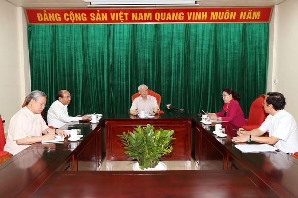 Video: Tổng Bí thư, Chủ tịch nước Nguyễn Phú Trọng phát biểu tại cuộc họp lãnh đạo chủ chốt video tong bi thu chu tich nuoc nguyen phu trong phat bieu tai cuoc hop lanh dao chu chot