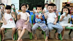 ban khoan da ngan ty bai do xe ngam tai dat vang thu le cua himlambc