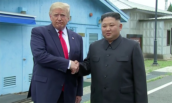 Ông Trump bước vào lãnh thổ Triều Tiên, mời ông Kim thăm Nhà Trắng ong trump buoc vao lanh tho trieu tien moi ong kim tham nha trang