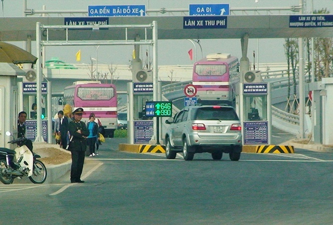 acv loi hua bot san bay va bi kich kho vi qua nhieu tien