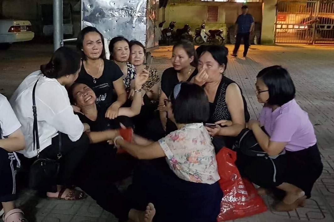 Vụ cháu bé trường Gateway tử vong trên xe: ‘Cháu nhà tôi có tàng hình thì các cô giáo vẫn phải nhìn thấy, sao lại quên cháu trên xe suốt 1 ngày trời" vu chau be truong gateway tu vong tren xe chau nha toi co tang hinh thi cac co giao van phai nhin thay sao lai quen chau tren xe suot 1 ngay tro