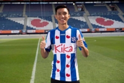 doan van hau mang theo 2 thu dac biet khi sang ha lan thi dau