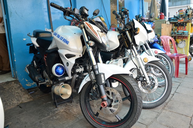 TP.HCM: Ban bảo vệ dân phố được trang bị áo giáp chống đạn TP.HCM: Ban bảo vệ dân phố được trang bị áo giáp chống đạn