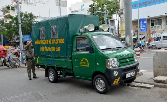 TP.HCM: Ban bảo vệ dân phố được trang bị áo giáp chống đạn TP.HCM: Ban bảo vệ dân phố được trang bị áo giáp chống đạn