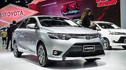 top xe phan khuc xe hang d thang 12020 toyota camry tiep tuc dung dau