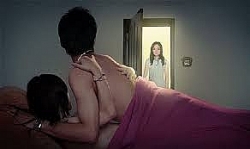 vo ban chong ngoai tinh cho co bo lay hon 300 nghin dong mua quan ao tang con