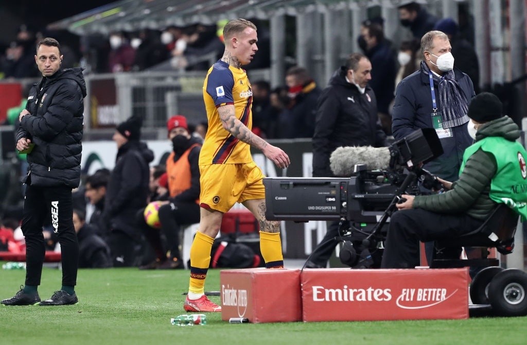 AC Milan đại thắng Roma trong trận cầu có hai thẻ đỏ