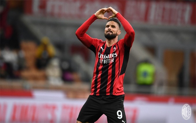 AC Milan đại thắng Roma trong trận cầu có hai thẻ đỏ