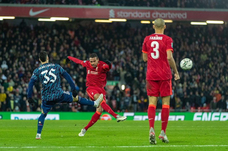 Chơi thiếu người, Arsenal xuất sắc cầm hòa Liverpool trên sân Anfield Chơi thiếu người, Arsenal xuất sắc cầm hòa Liverpool trên sân Anfield
