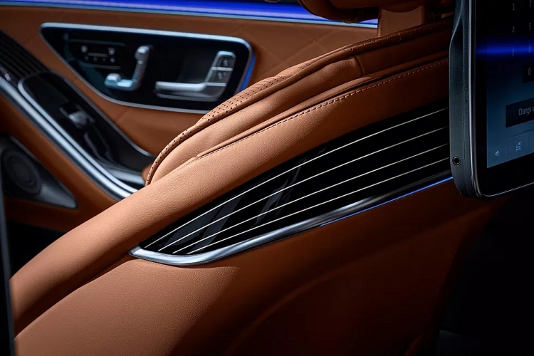 Mercedes đã dành rất nhiều thời gian và nỗ lực để cải thiện hệ thống đèn LED trong cabin S-Class 2021. noi that mercedes benz s class 2021 dua sieu du thuyen vao trong o to