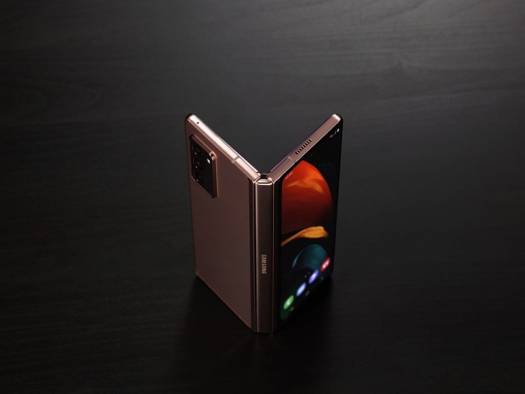 Samsung Galaxy Z Fold 2 lên kệ từ 18/9 với giá 1.999 USD samsung galaxy z fold 2 len ke tu 189 voi gia 1999 usd 1