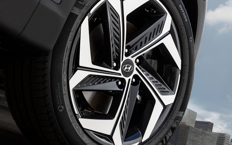 Hyundai Tucson 2021 ra mắt với phong cách táo bạo, tùy chọn hybrid và EV hyundai tucson 2021 ra mat voi phong cach tao bao tuy chon hybrid va ev 8