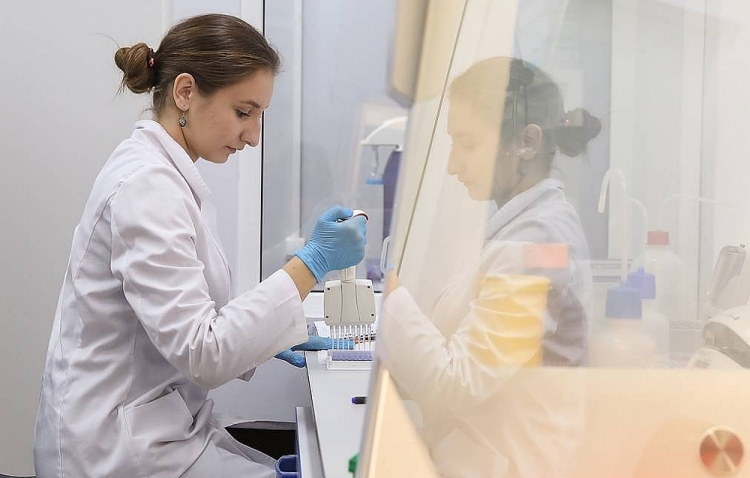 Giá Sputnik V của Nga sẽ rẻ hơn của vaccine COVID-19 Mỹ Giá Sputnik V của Nga sẽ rẻ hơn vaccine COVID-19 Mỹ