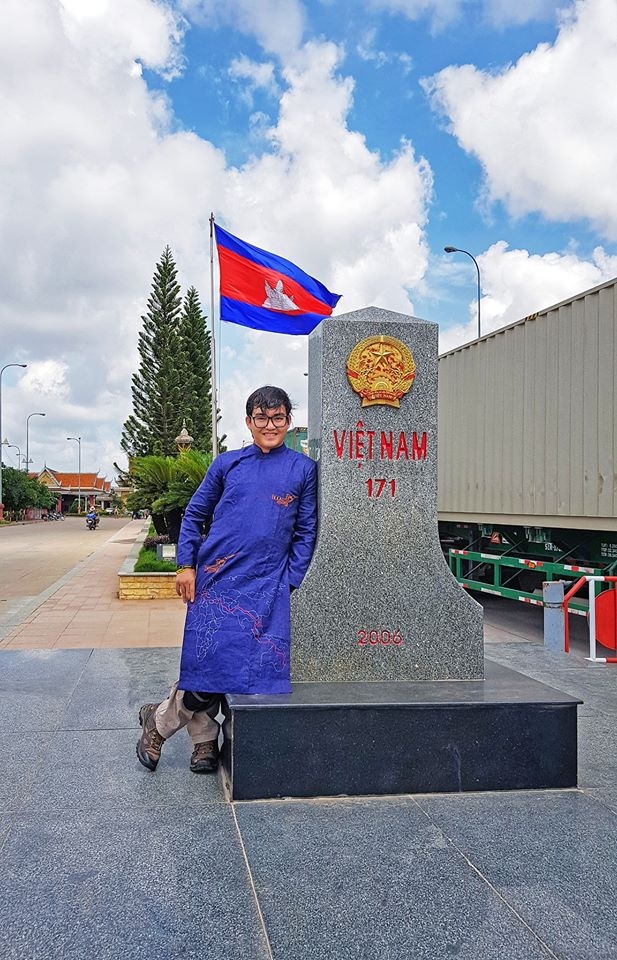 phuot thu tran dang dang khoa xuyen luc dia bang xe may trong 1000 ngay